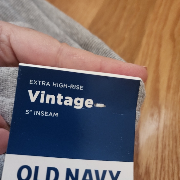 Q2 - Old Navy Vintage Extra High Rise Shorts - Picture 3 of 6